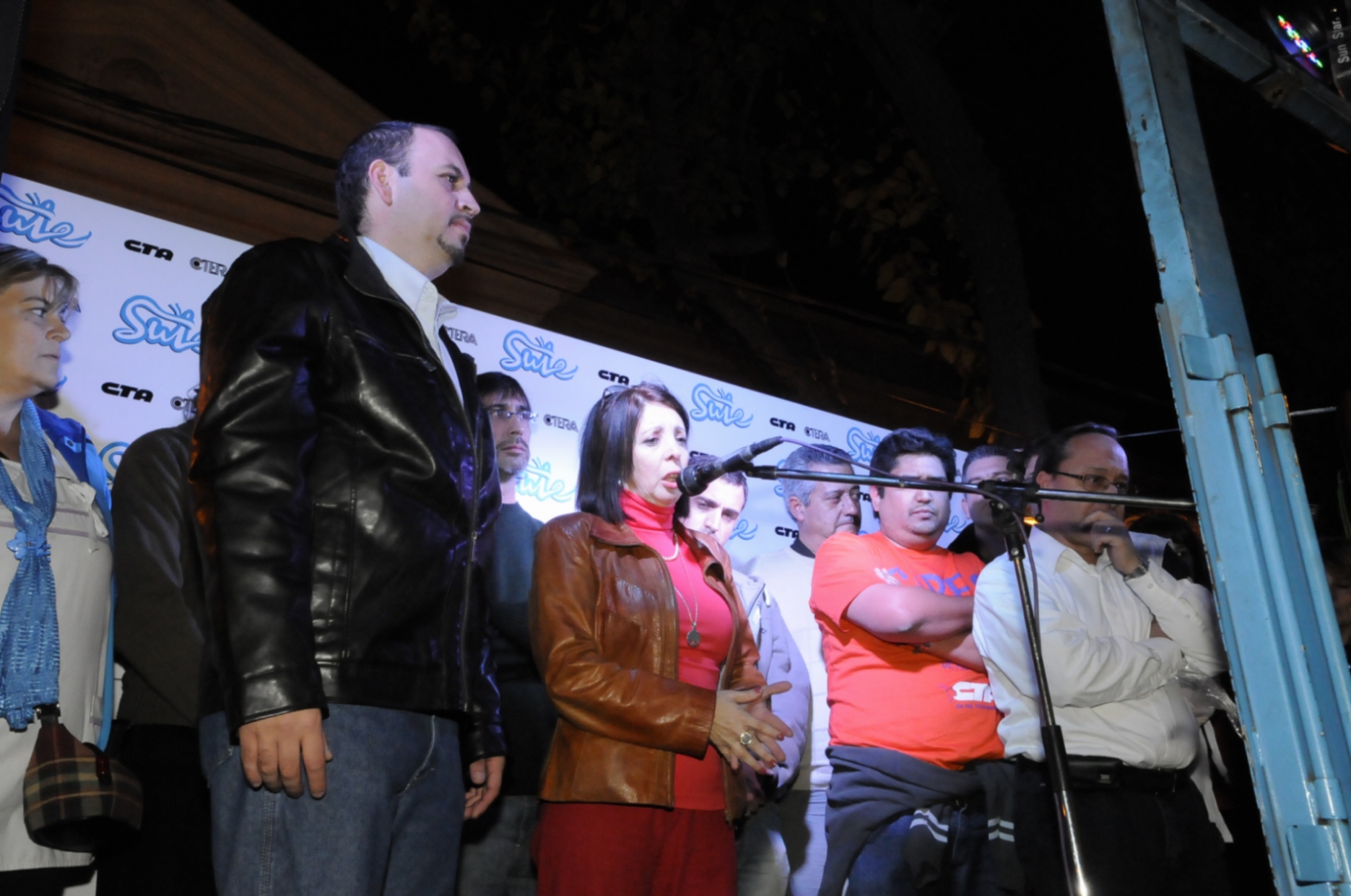 En este momento estás viendo LOS DOCENTES PRIVADOS DE MENDOZA NOS SUMAMOS AL RECLAMO POR  LA EQUIPARACIÓN DE LAS ASIGNACIONES FAMILIARES