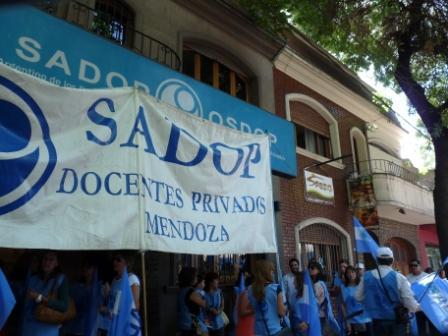 En este momento estás viendo BOLETO EDUCATIVO GRATUITO PARA DOCENTES