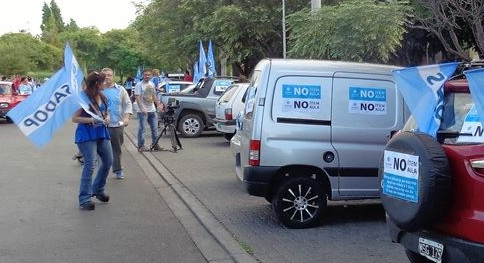 En este momento estás viendo Caravanazo de los docentes privados